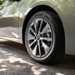 2026 Nissan Sentra Lichtmetalen Wiel en Band Detail