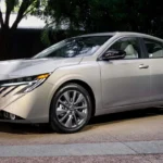 2026 Nissan Sentra Volledig Zijprofiel Zicht