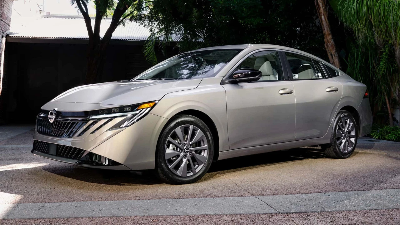 2026 Nissan Sentra Volledig Zijprofiel Zicht