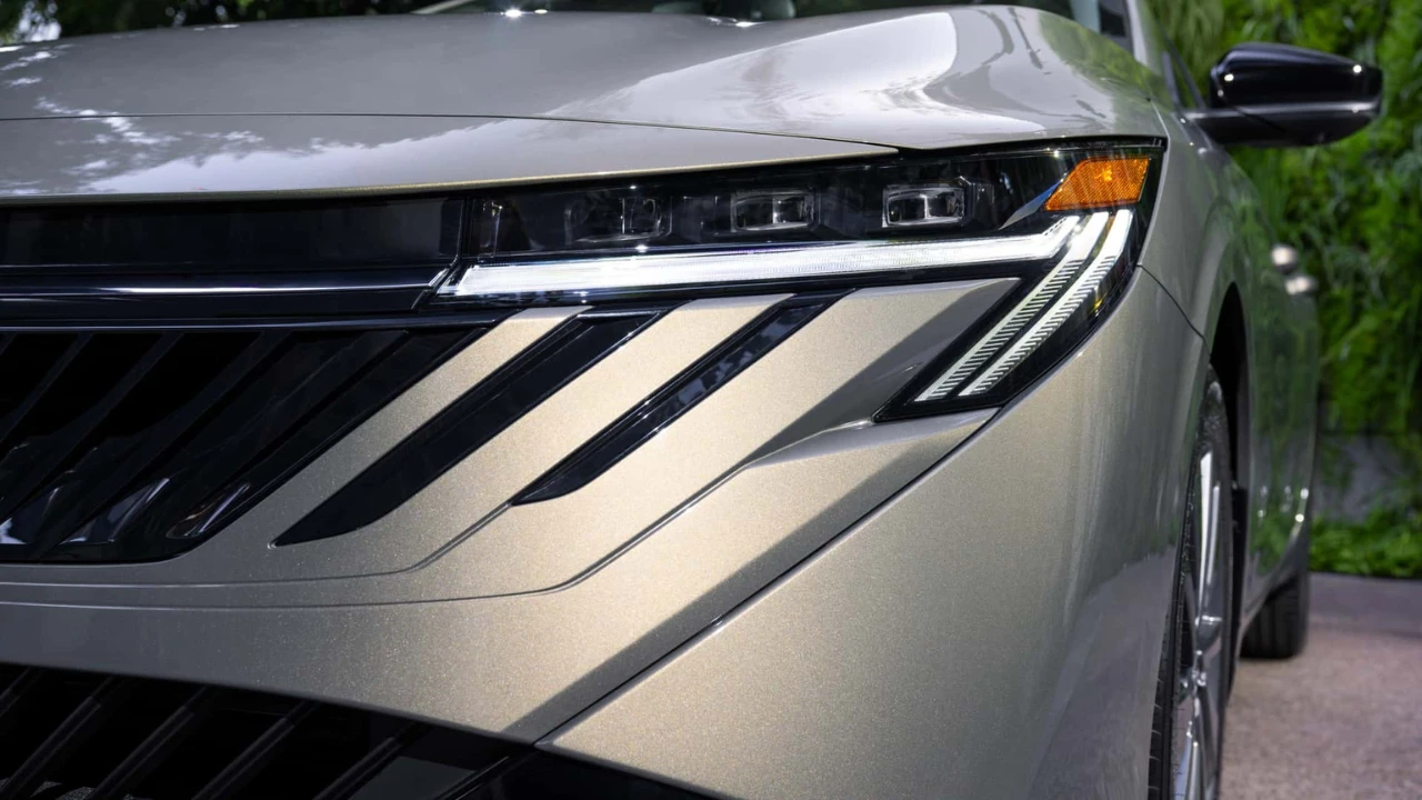 2026 Nissan Sentra Voorverlichting en Design Detail