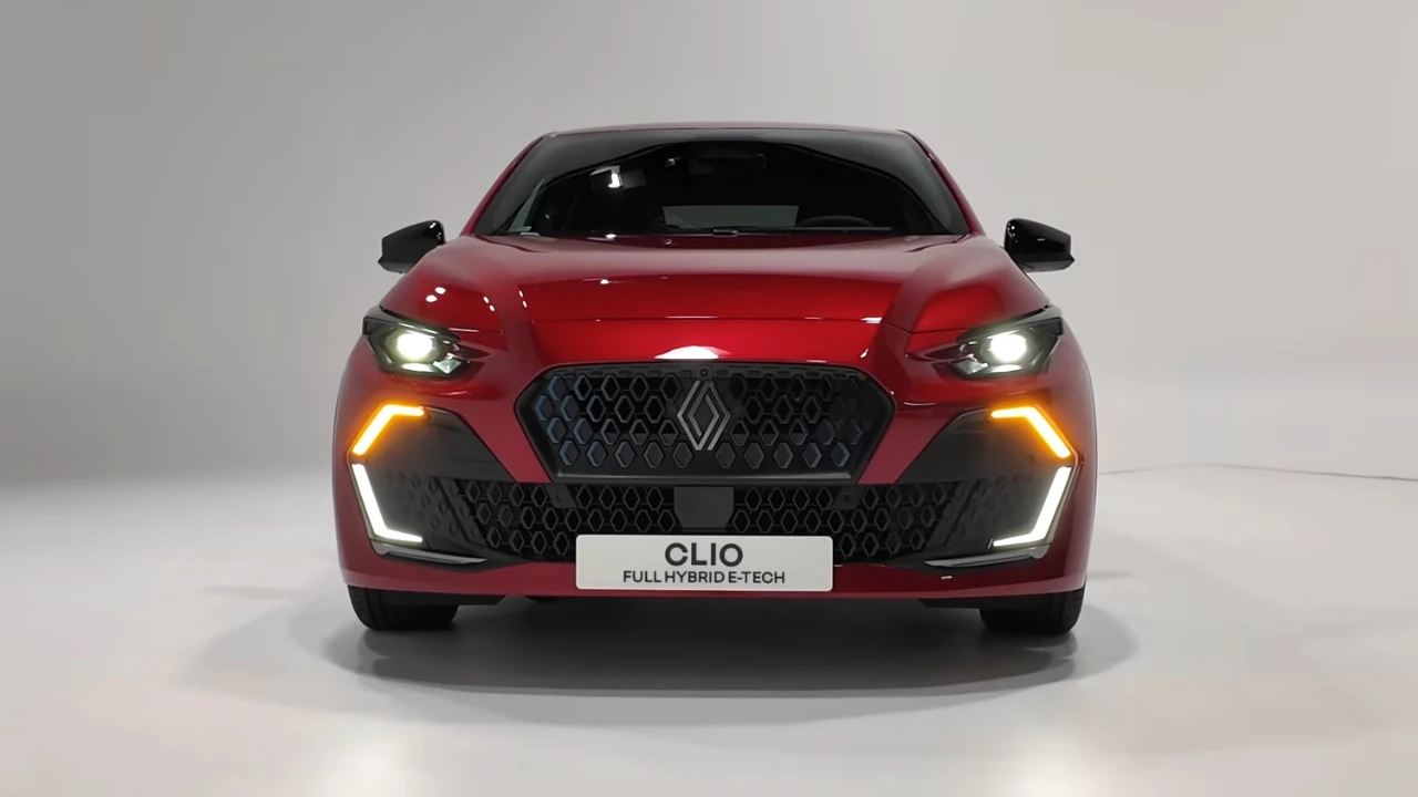 2026 Renault Clio Vooraanzicht met Verlichte LED Koplampen