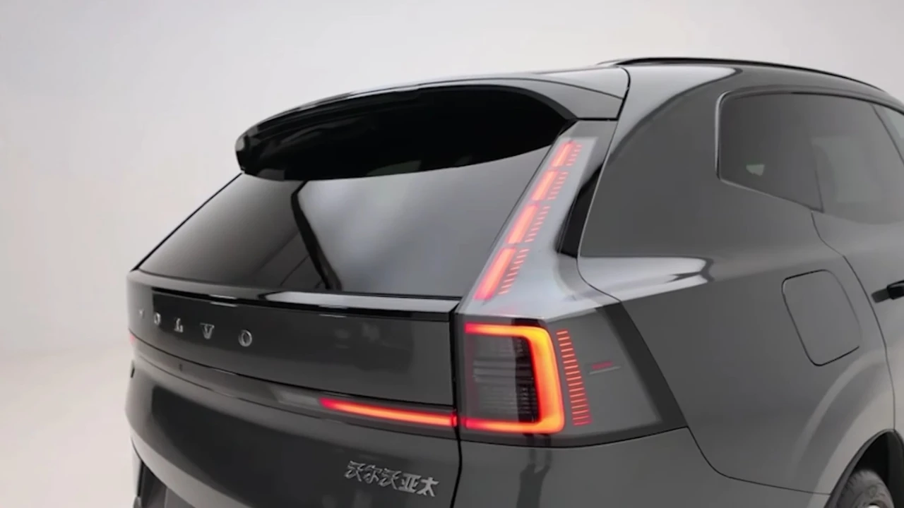 2026 Volvo XC70 PHEV Viking Bijl Achterlicht Ontwerp Detail