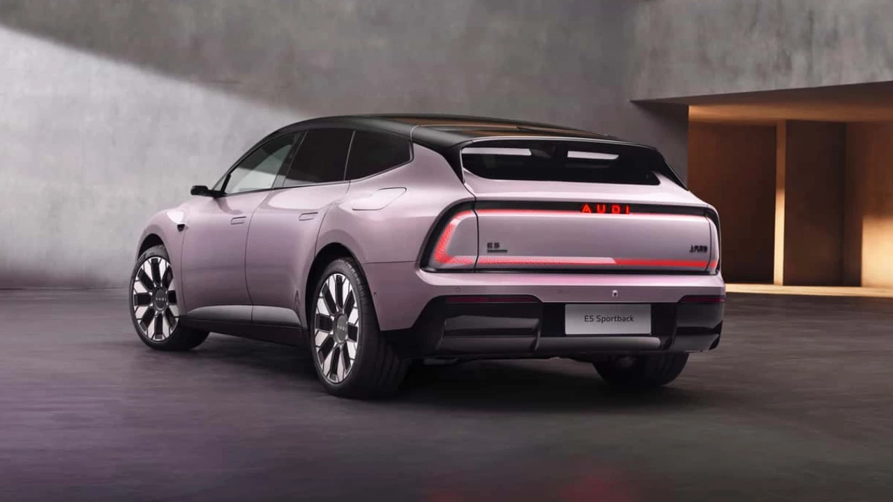 AUDI E5 Sportback Compleet Achteraanzicht