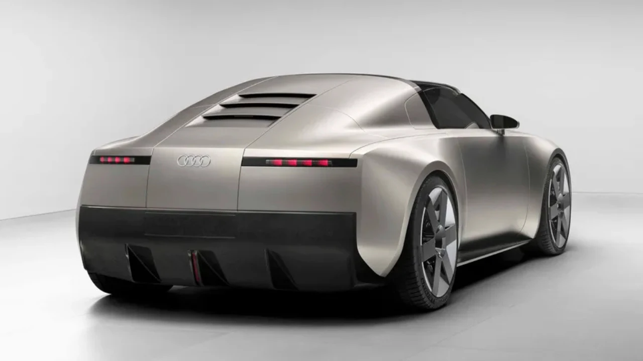 Audi Concept C Achterkant Ontwerp en Hardtop Mechanisme Integratie