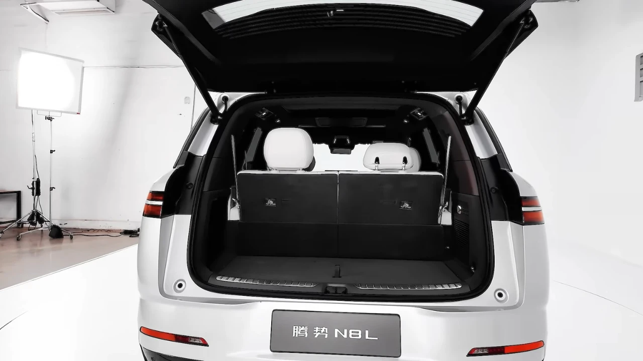 BYD Denza N8L Kofferruimte - Veelzijdige Zeszits Laadcapaciteit