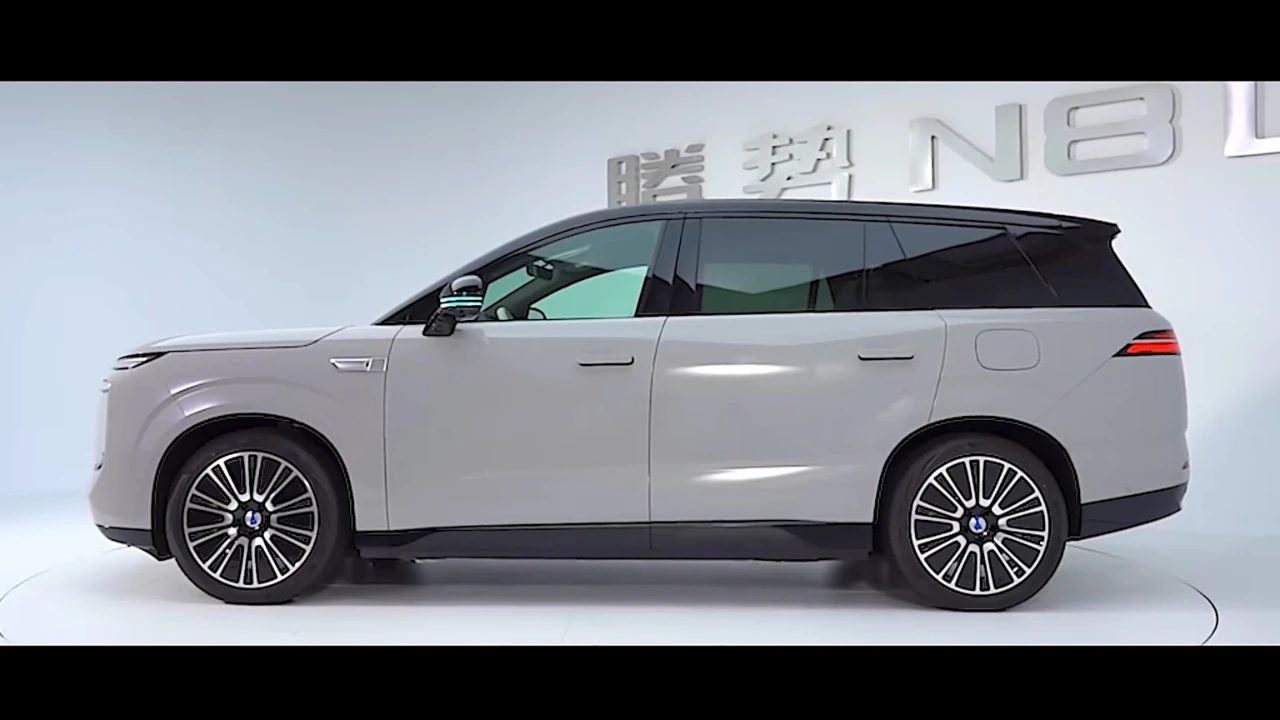 BYD Denza N8L Zijprofiel - Tweekleurig Ontwerp met 3.075mm Wielbasis