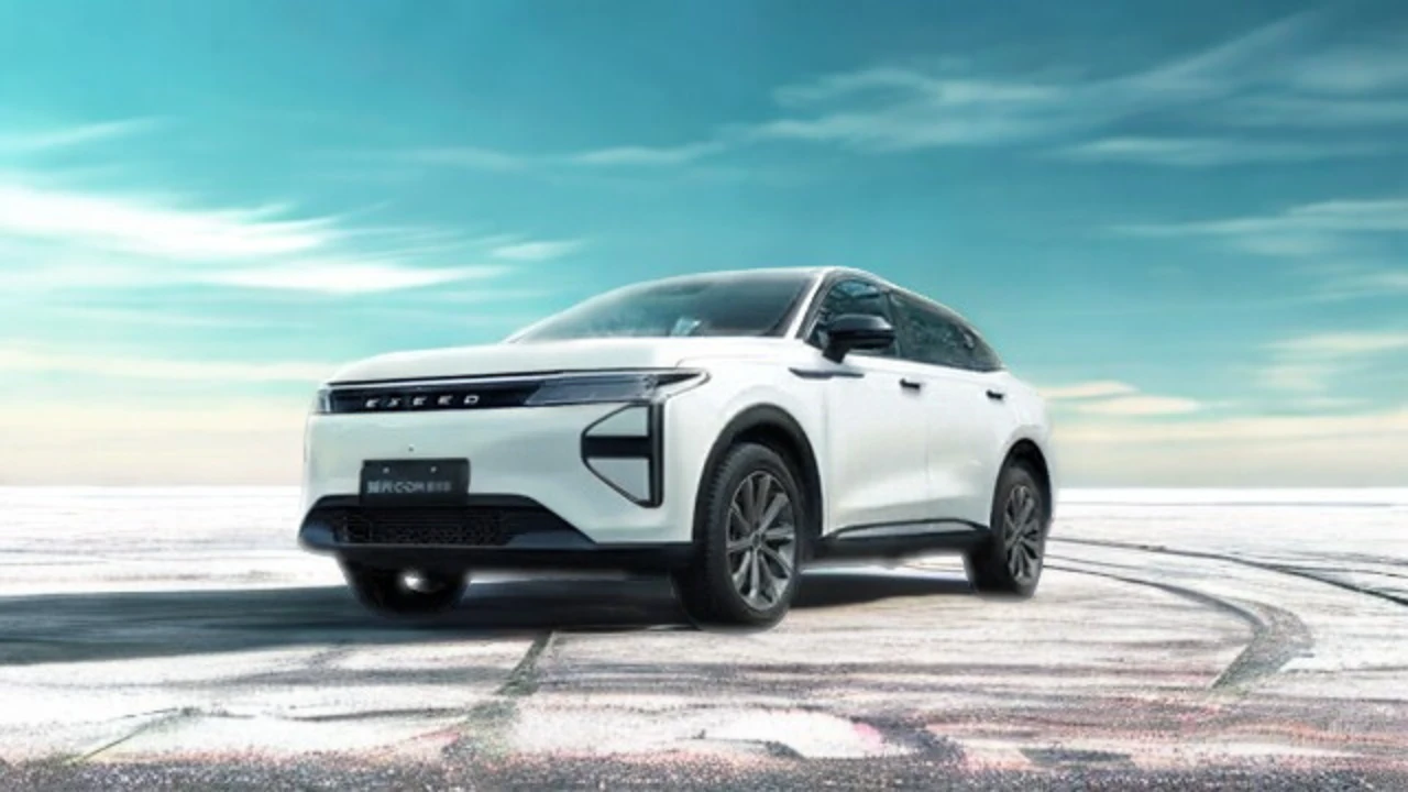 Chery Exeed Yaoguang C-DM Global Edition Voorkant Driekwart Aanzicht