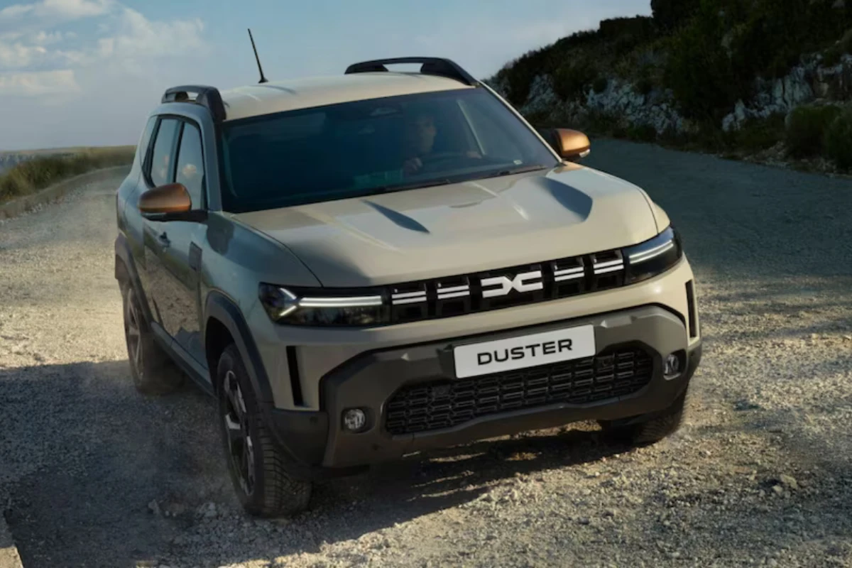 Dacia Duster Vooraanzicht - 's Werelds Eerste Drie-Brandstof Hybride SUV