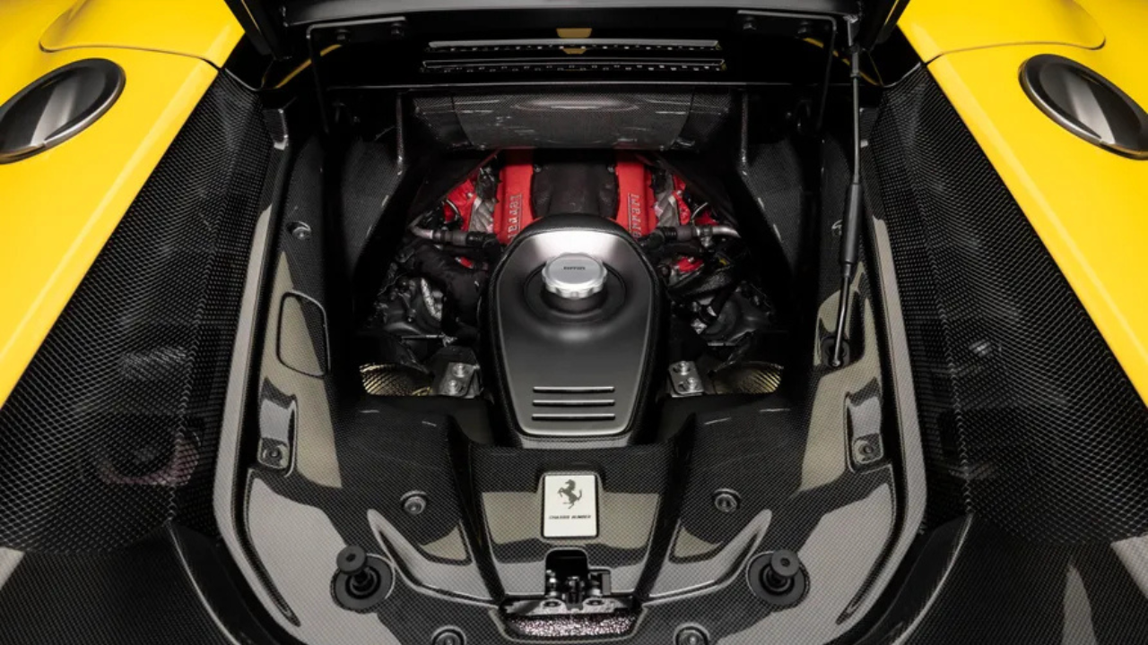 Ferrari 849 Testarossa - F154 V8 Motorruimte