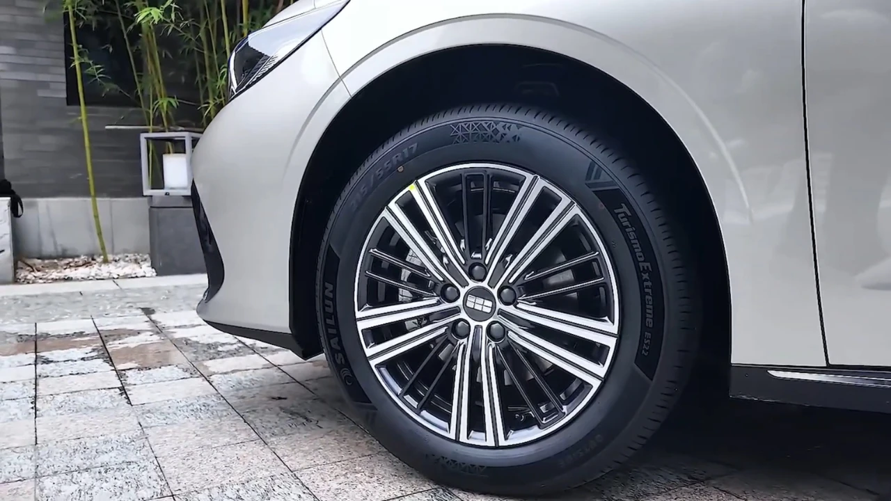 Geely Galaxy Starshine 6 - 17-Inch Meerspaaks Lichtmetalen Velg Ontwerp