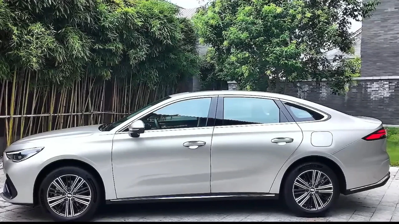 Geely Galaxy Starshine 6 - Elegant Zijprofiel met 2.756mm Wielbasis