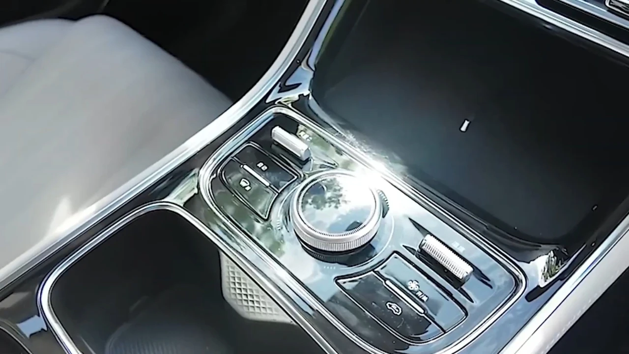 Geely Galaxy Starshine 6 - Premium Middenconsole met Draaiknoppen