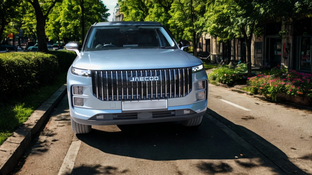 Compleet voorhoek aanzicht van Jaecoo 7 SUV met volledig grille-ontwerp en LED-verlichtingselementen