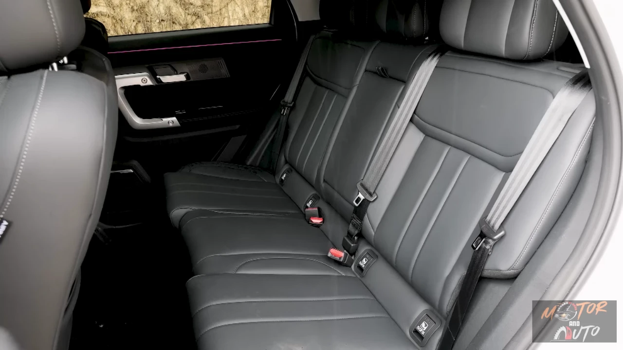 Jaecoo 7 achterbanken met ruime passagiersruimte, premium bekleding en comfortfuncties