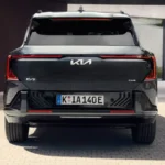 Kia EV5 Achterzijde met Kenmerkende Verticale LED Achterlichten