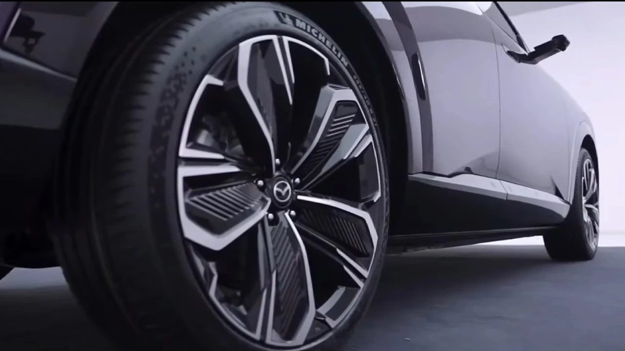 Mazda EZ-60 Aerodynamische 19-Inch Lichtmetalen Velg Ontwerp