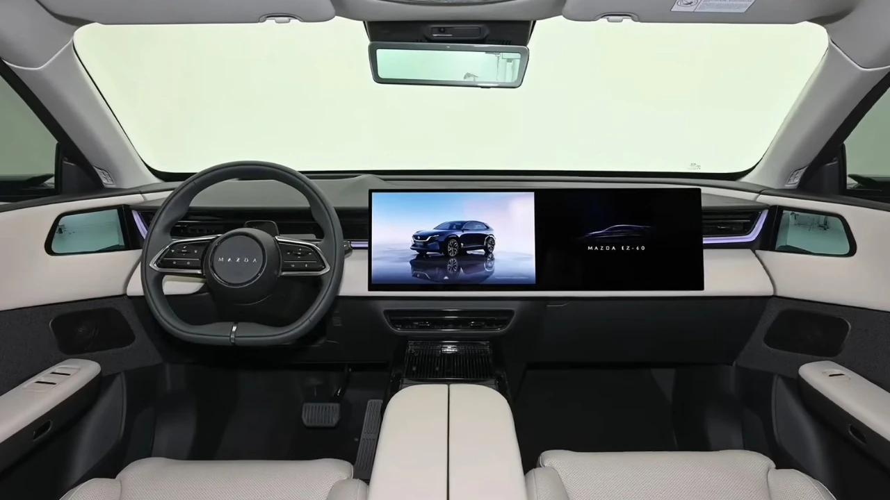 Mazda EZ-60 Interieur Daglichtaanzicht met 26,45-Inch Zwevend Display