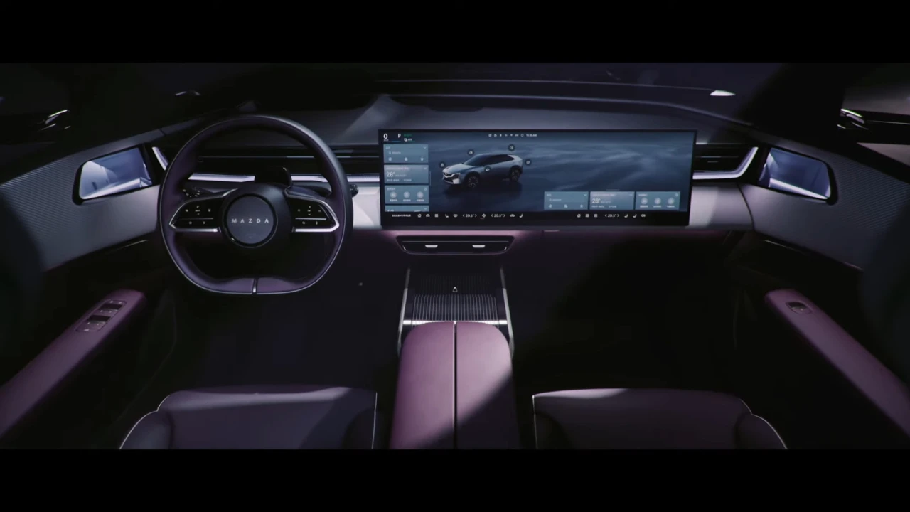 Mazda EZ-60 Volledig Interieur Dashboard bij Nacht met 26,45-Inch Display