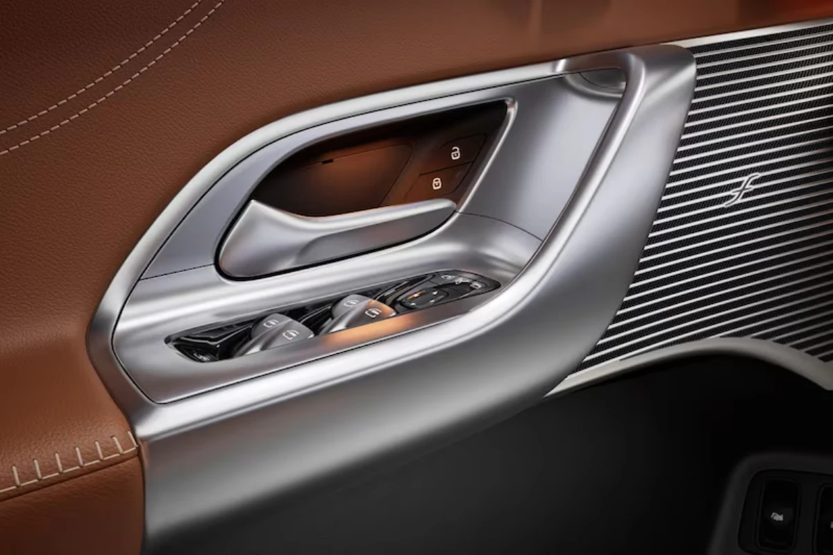 Mercedes GLC EV Premium Deurpaneel met Geïntegreerde Bedieningselementen