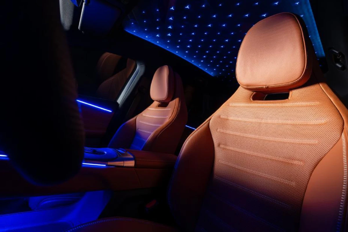 Mercedes GLC Elektrisch Interieur Panoramadak Sterren met Bruine Stoelen