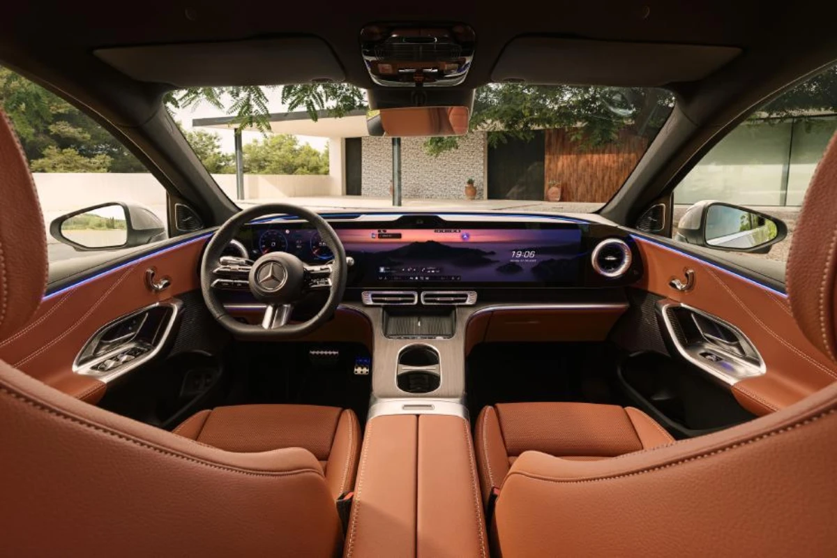 Mercedes GLC Elektrisch Interieur met Bruin Leer en HYPERSCREEN