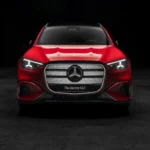 Mercedes GLC Elektrisch Rood Frontaal Direct Zicht met Koplampen en Grille