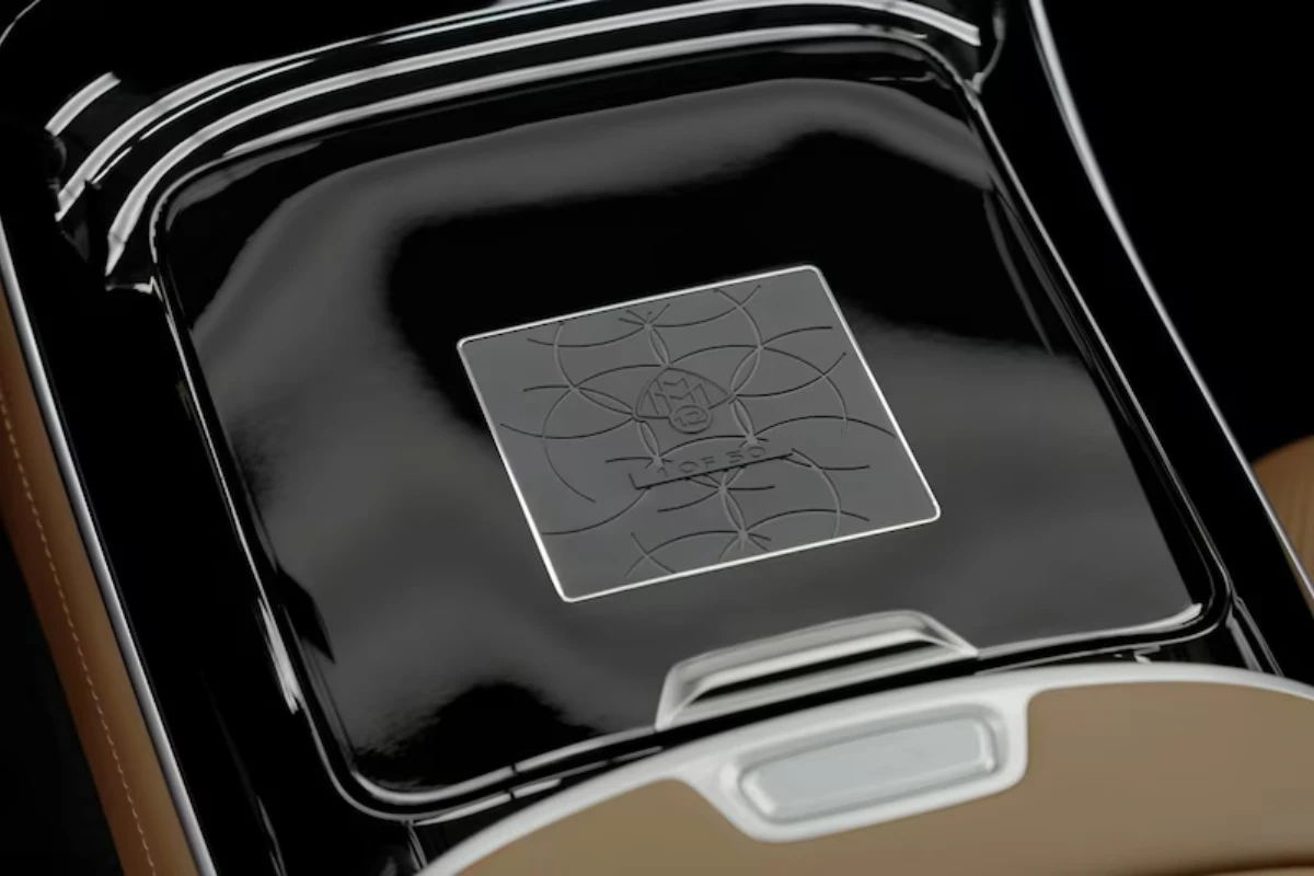 Mercedes-Maybach V12 Edition - Gouden Middenconsole Kunst