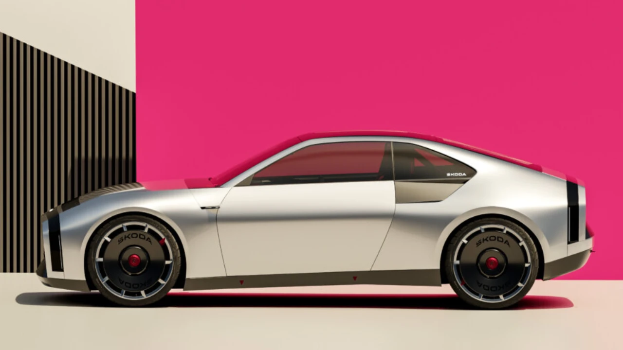 Skoda 110R Elektrisch Concept - Puur Zijaanzicht Studio Opname