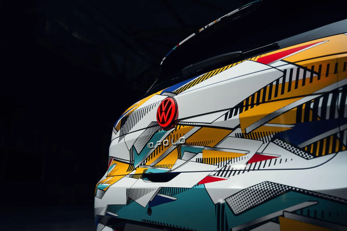Volkswagen ID Polo Achter Badge en Design Detail