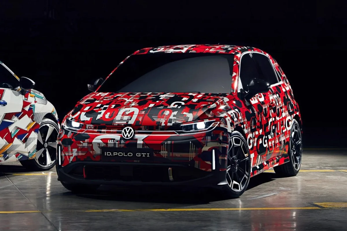 Volkswagen ID Polo GTI 2026 Prestatie Variant in Rode Camouflage