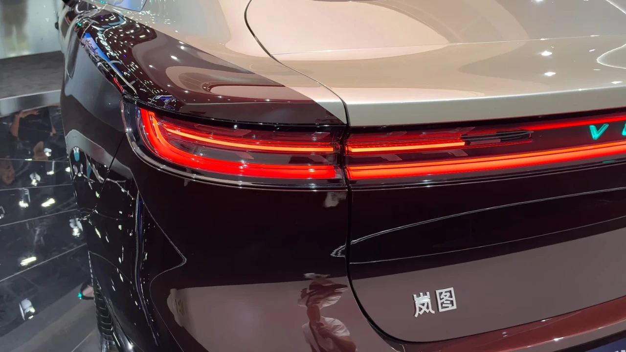 Voyah Passion L Achterlicht Detail - LED-Technologie Close-Up