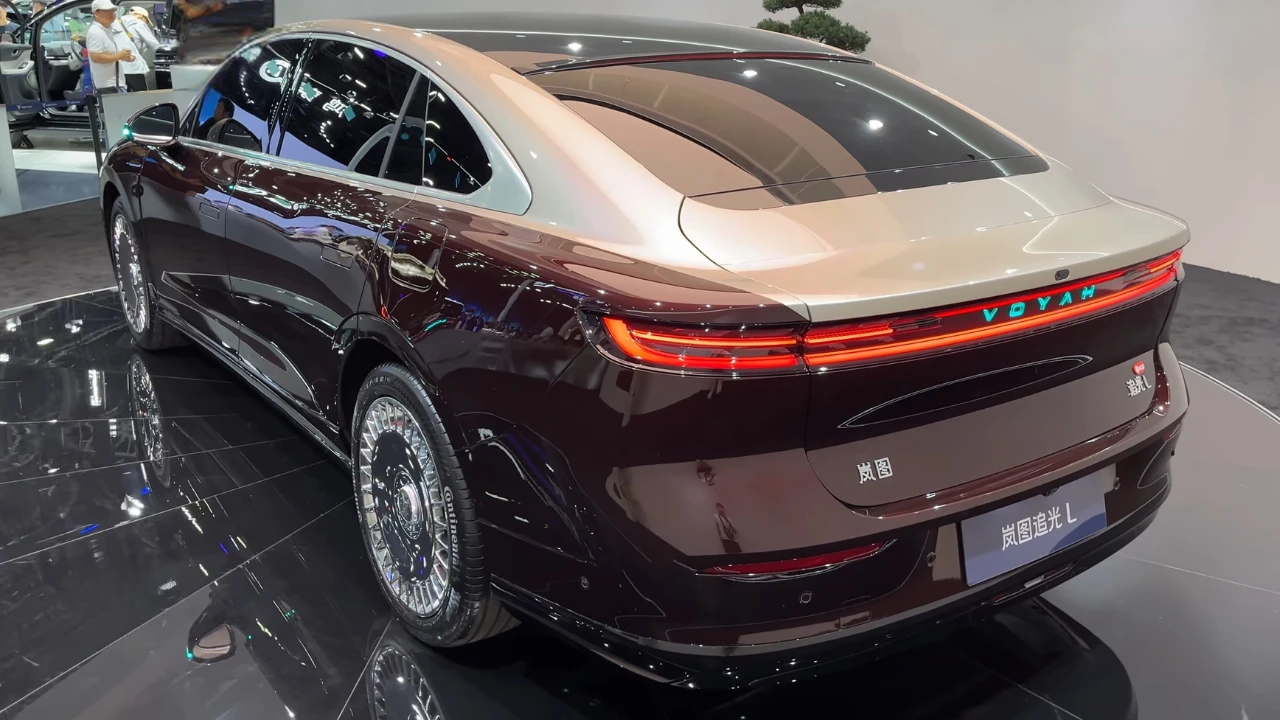 Voyah Passion L Achterontwerp met Doorlopende LED-Achterlichten