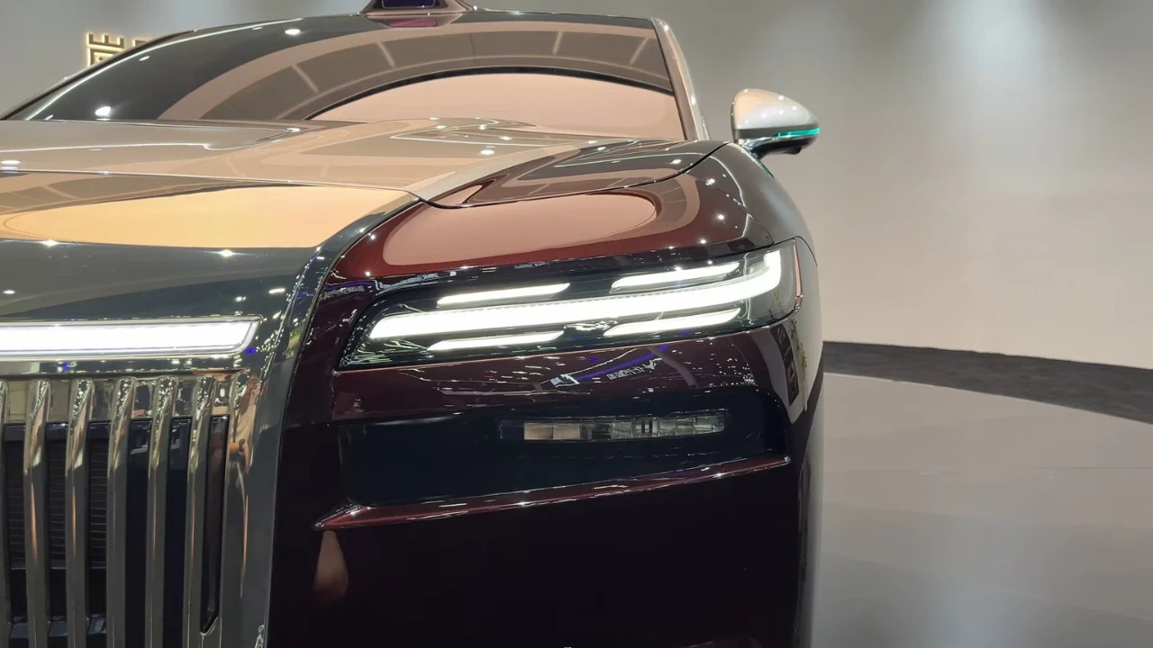 Voyah Passion L Gesplitste LED-Koplamp Technologie