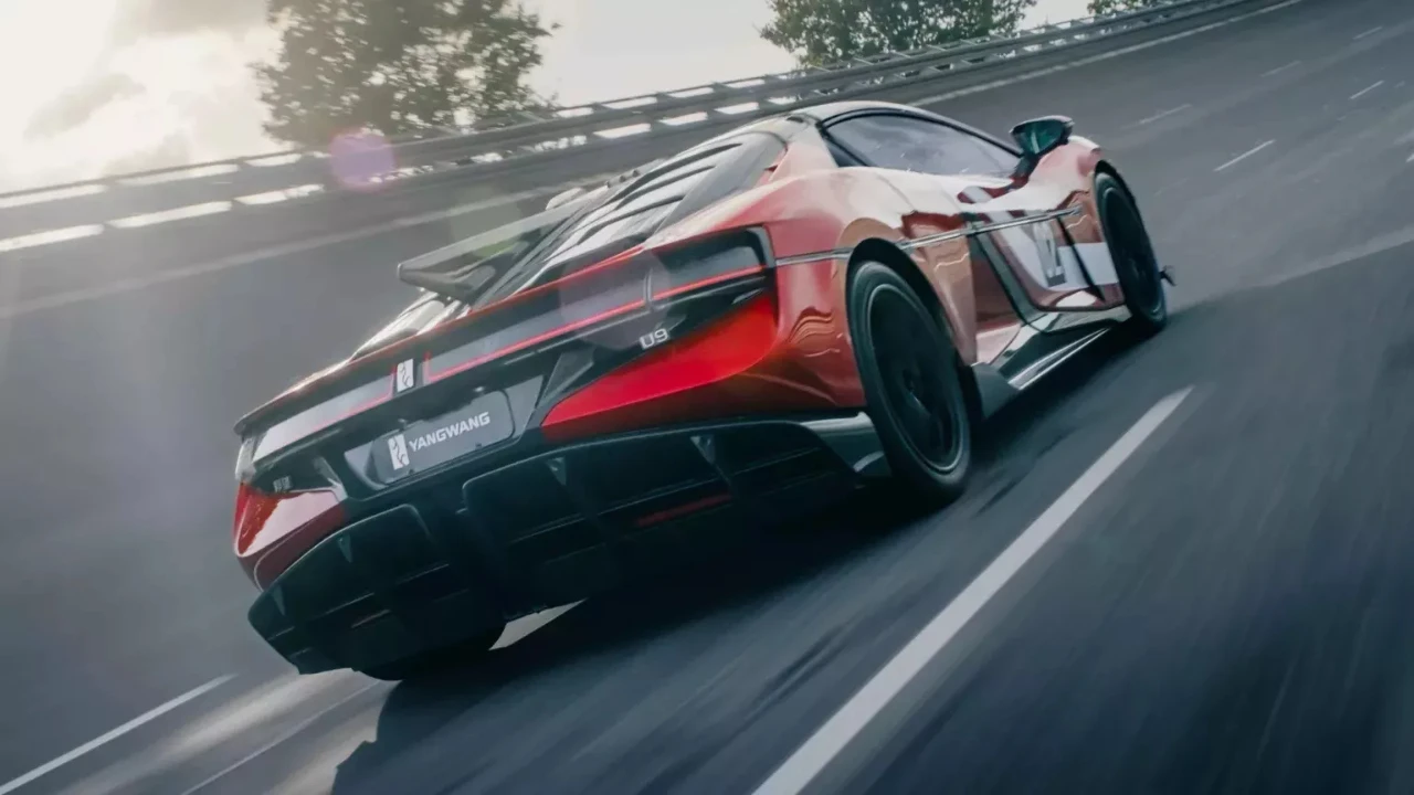 YangWang U9 Xtreme in Beweging - 496 kmu Snelheidsrecord Prestatie