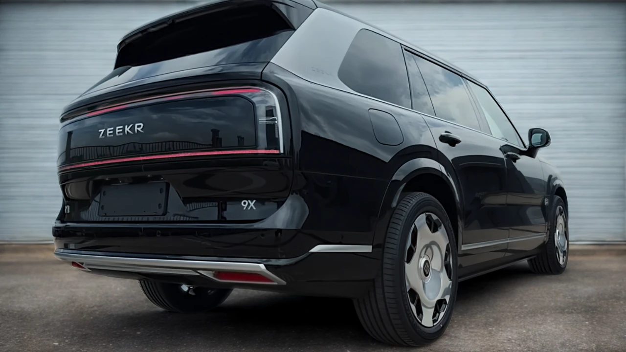 Zeekr 9X Achteraanzicht met Ring Star Diamond Achterlicht