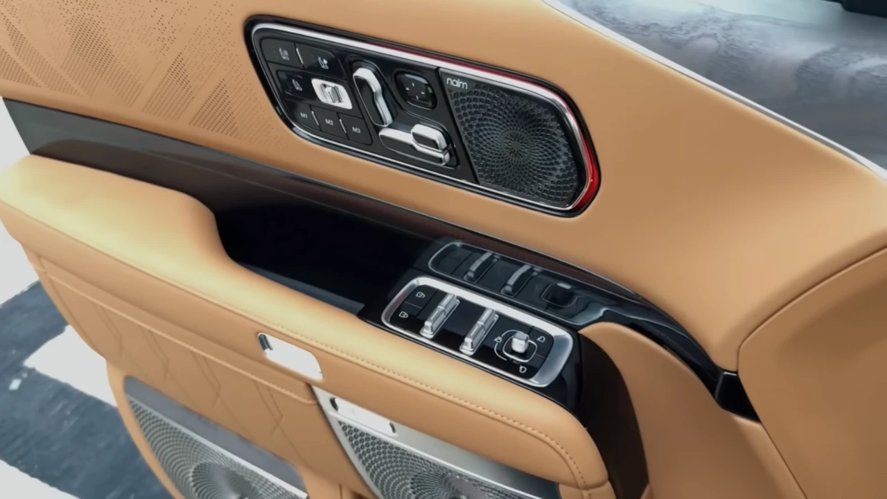 Zeekr 9X Bestuurdersdeur met Naim Audiosysteem