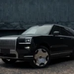 Zeekr 9X Massieve Chromen Verticale Grille Ontwerp