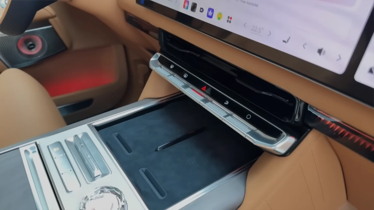 Zeekr 9X Middenconsole Opbergruimte en Draadloos Opladen