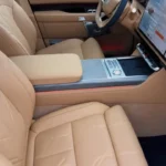 Zeekr 9X Middenconsole met Massief Houten Armsteun