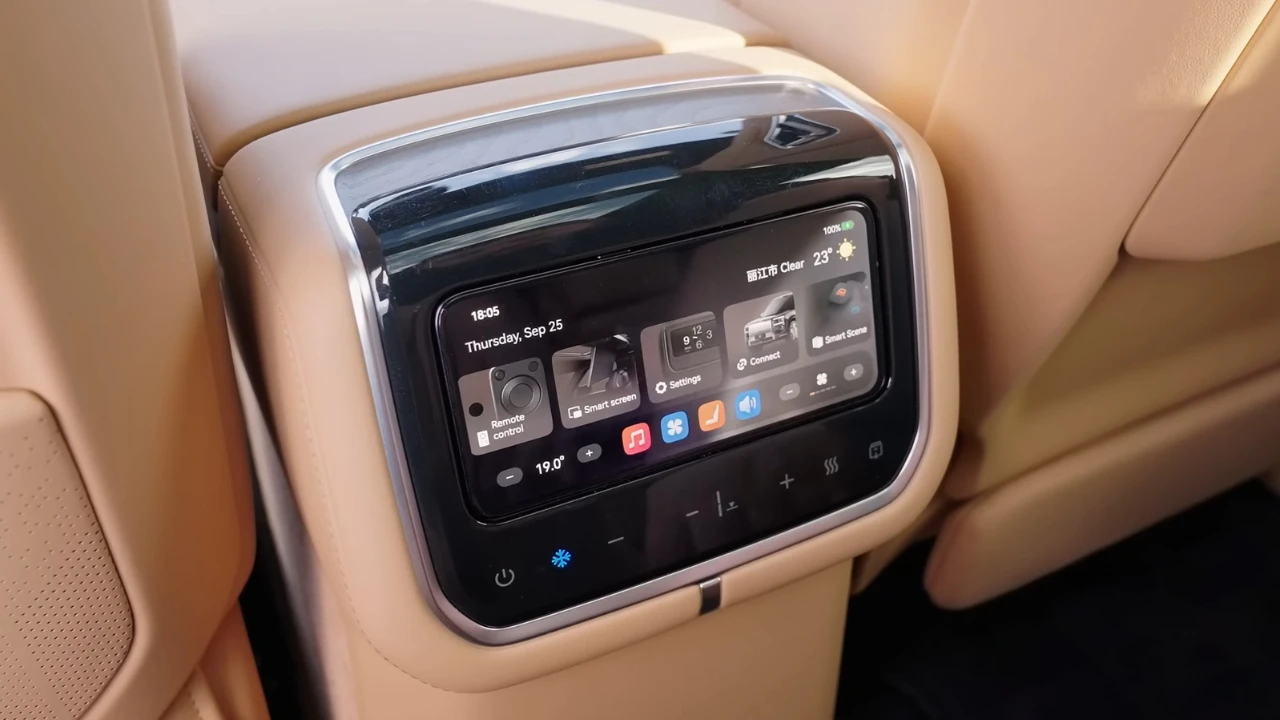 Zeekr 9X Tweede Rij Midden Bedieningsdisplay
