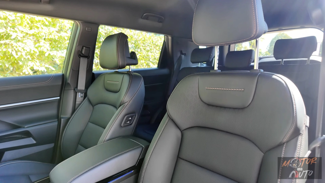 2025 KGM Torres Hybrid - Voorstoelen met premium voorzieningen