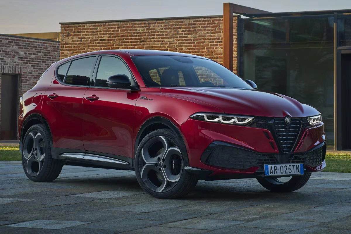2026 Alfa Romeo Tonale Facelift Vooraanzicht Driekwart met Vernieuwde Scudetto-Grille