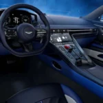 2026 Aston Martin DB12 S bestuurderscockpit