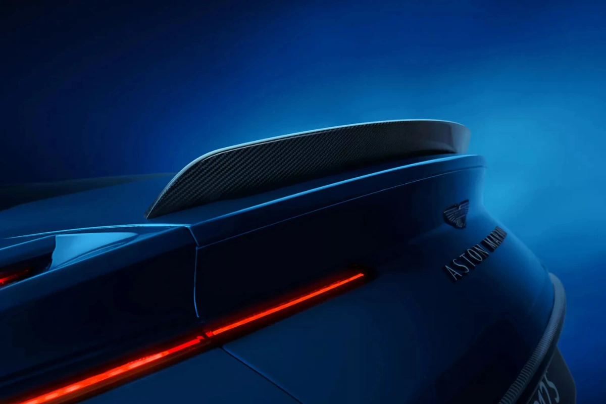 2026 Aston Martin DB12 S carbon fiber achterspoiler