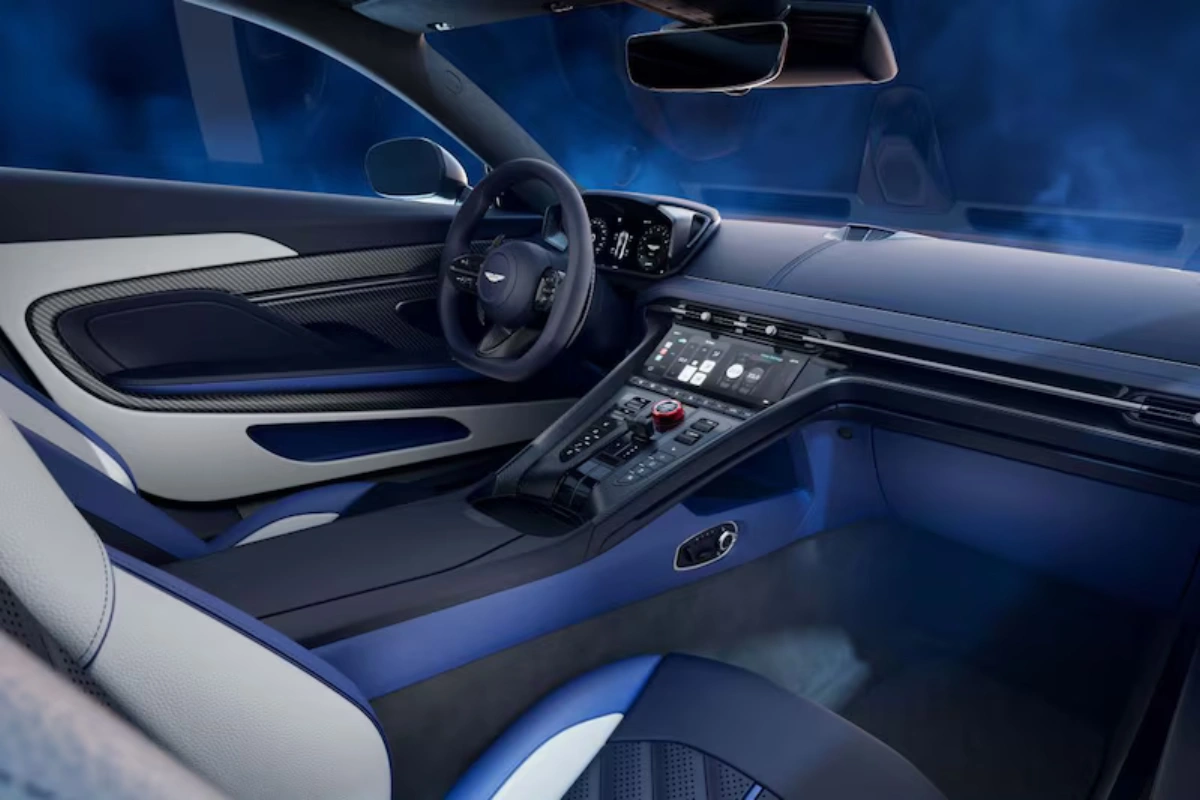 2026 Aston Martin DB12 S tweekleurig interieur