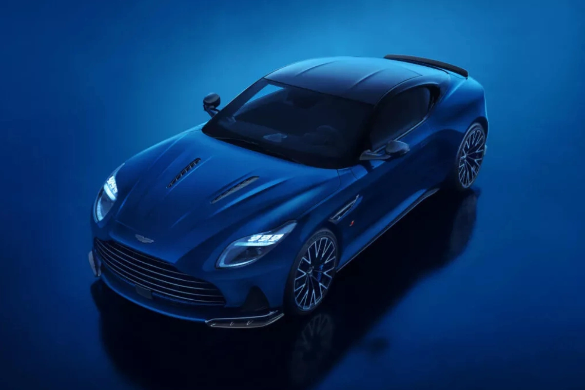 2026 Aston Martin DB12 S voorkant driekwart aanzicht