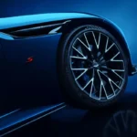 2026 Aston Martin DB12 S zij-badge en wieldetail