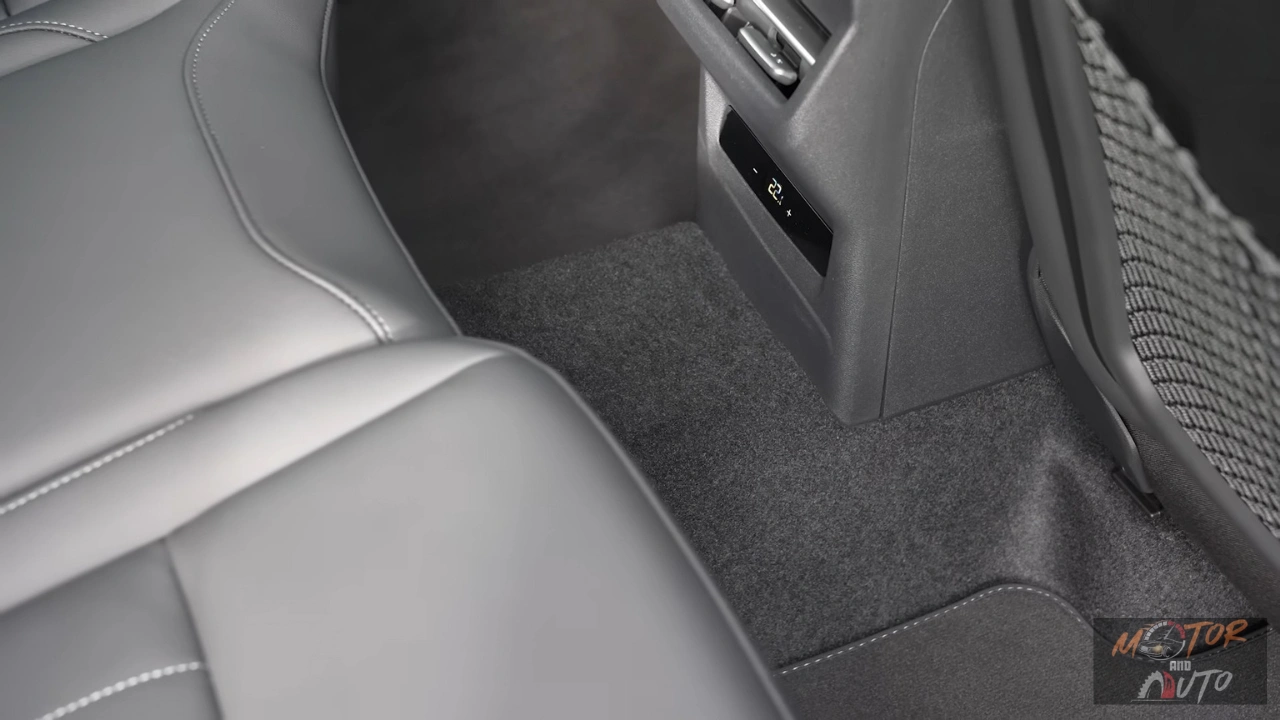 2026 Audi Q3 Achterklimaatregeling en opladen