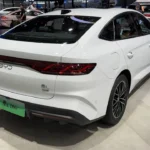 2026 BYD Qin L DM-i Achteraanzicht - Fastback Ontwerp met LED-Achterlichten