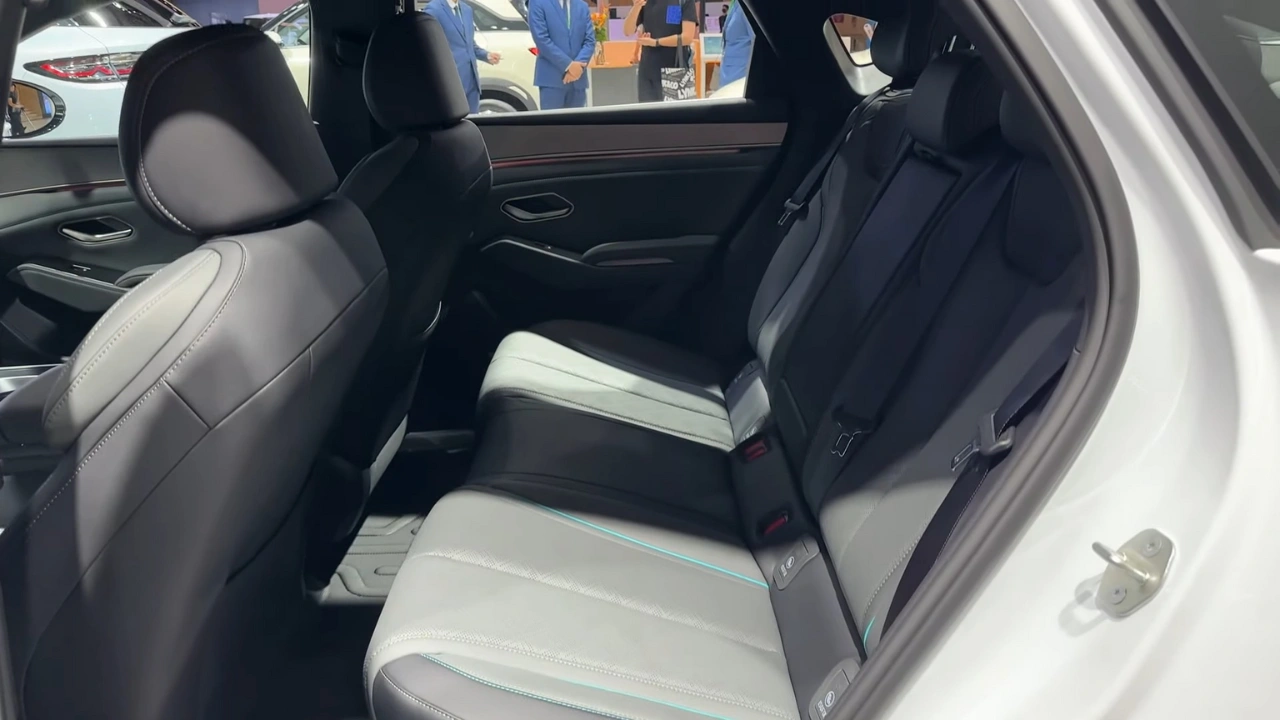 2026 BYD Qin L DM-i Achterbank Interieur - Premium Comfort